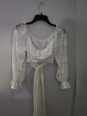 SHEIN White Lace Tie-Front Crop Top